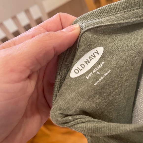 💜 5 for $25 or 3 for $18 Old Navy guacamole tee - Picture 6 of 7